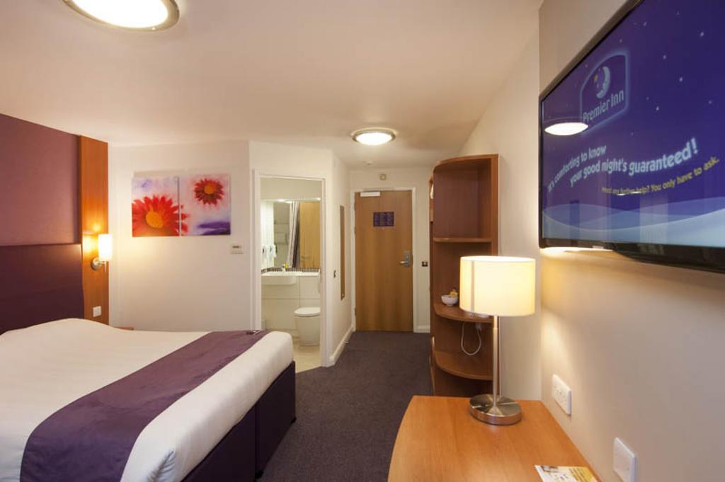 Premier Inn Newcastle Airport South Woolsington Exterior foto